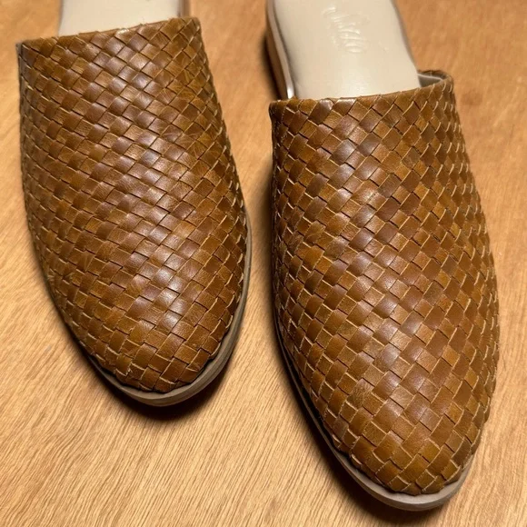 Sseko | Woven Leather Cloud Mules | Size 8 - Picture 7 of 13